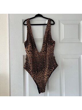 Cheetah Leopard Animal Print Plunging Neck Back One Piece Swimsuit Size XS